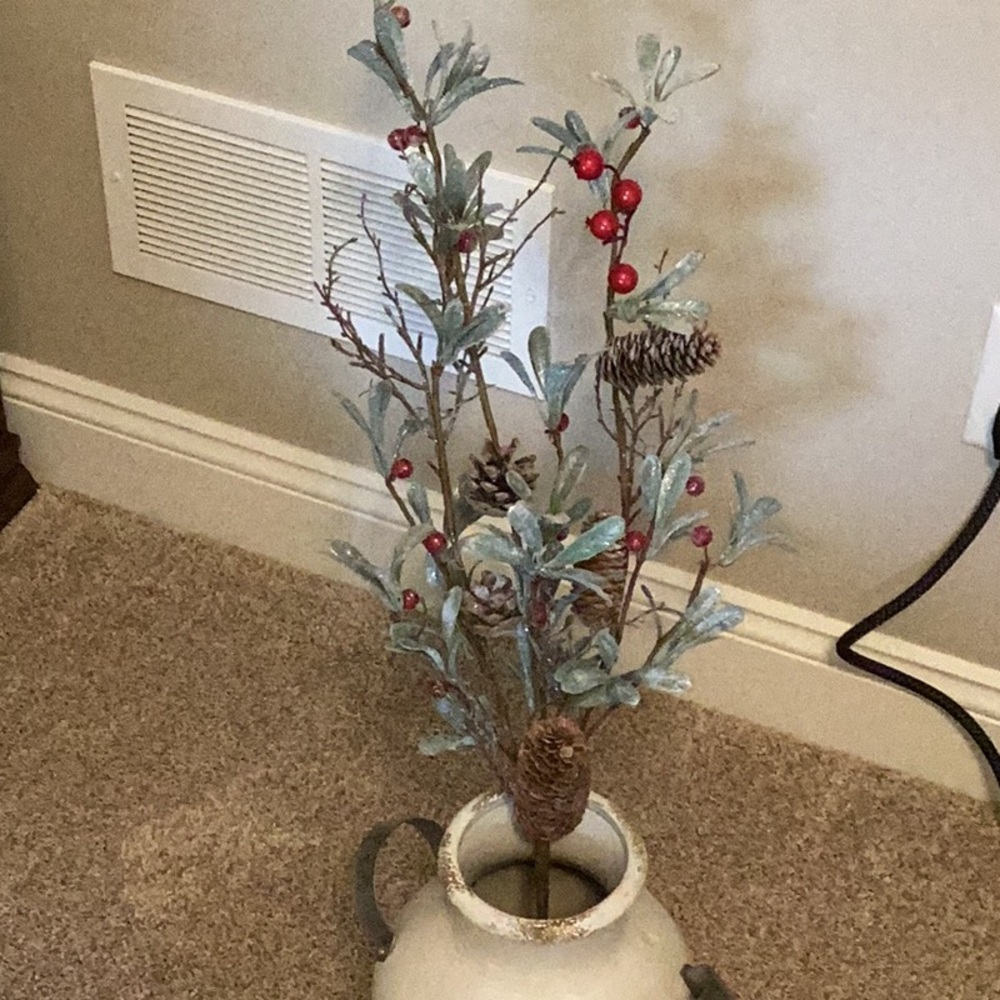 SHIMMERY MISTLETOE AND BERRY STEM